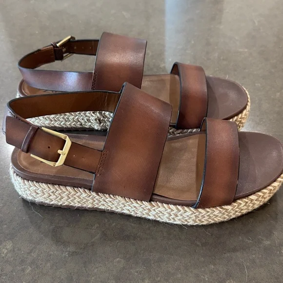 Naturalizer brown leather wedge sandal. Size 8.5. Excellent condition! - Picture 4 of 7